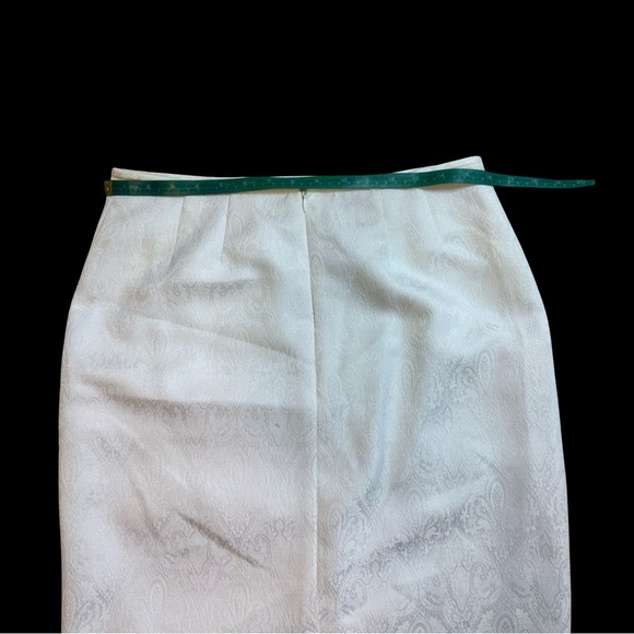 Le Suit Elegant White Pencil Skirt - Picture 4 of 6